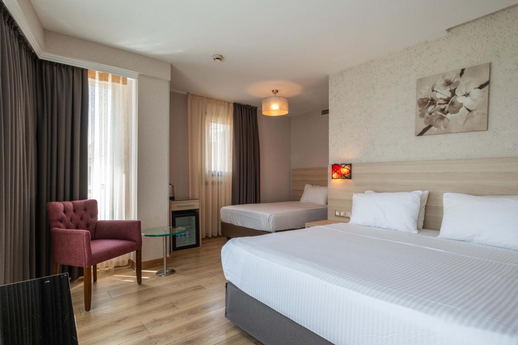 Hotel Ramada By Wyndham Ankara Exterior foto